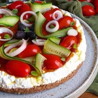 Salziger Käsekuchen mit Paprika-Chutney
