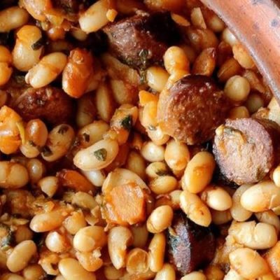 Baked Beans mit Wurst und Orangen-Chutney
